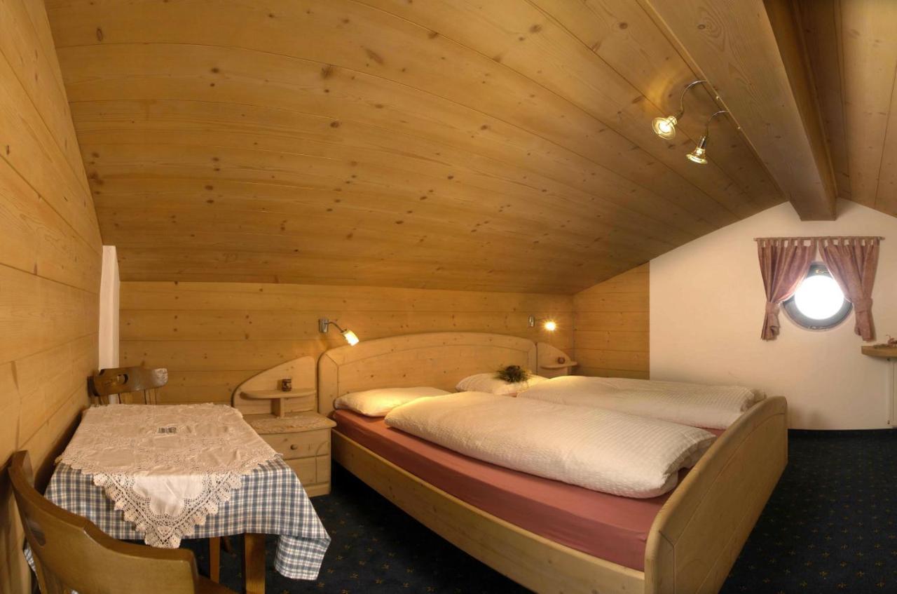 Agriturismo Apartments Tuene オルティゼーイ エクステリア 写真
