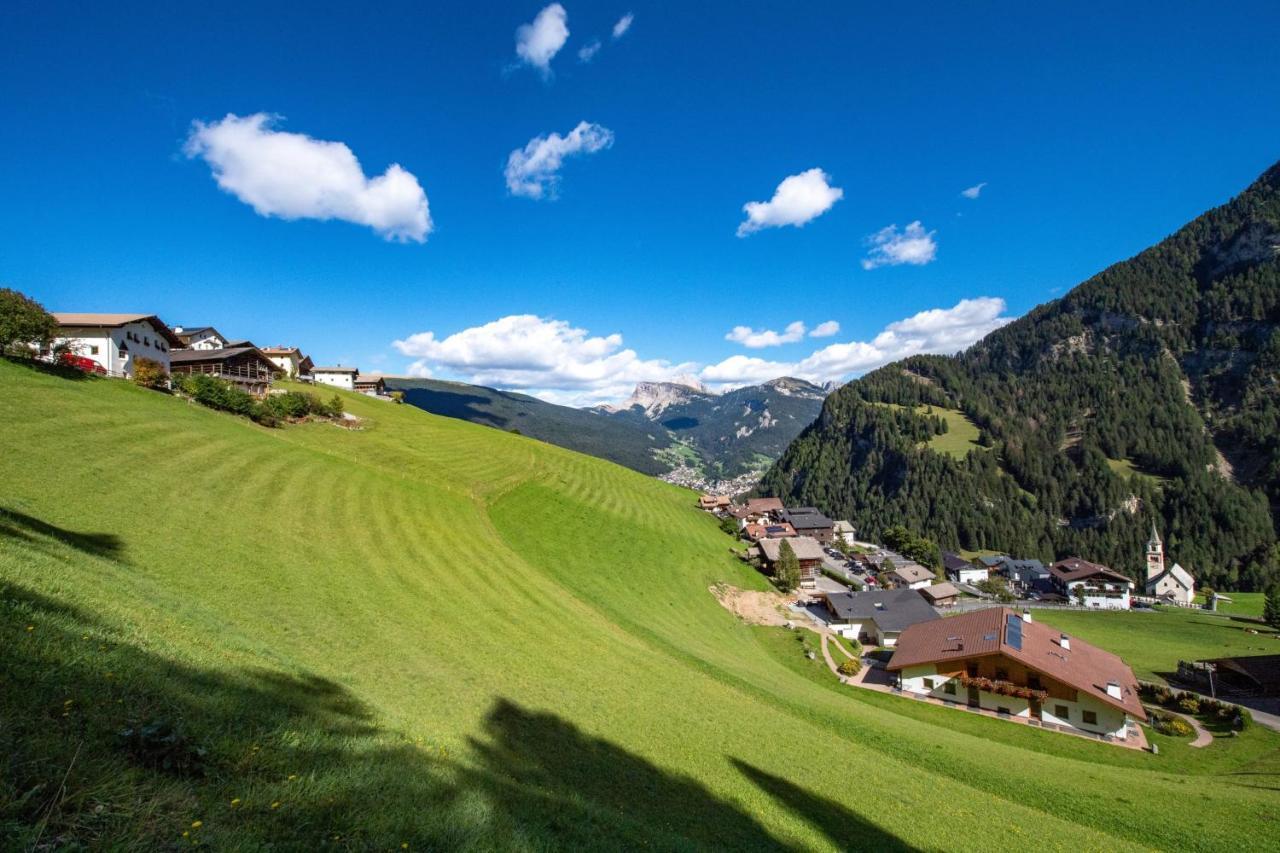 Agriturismo Apartments Tuene オルティゼーイ エクステリア 写真