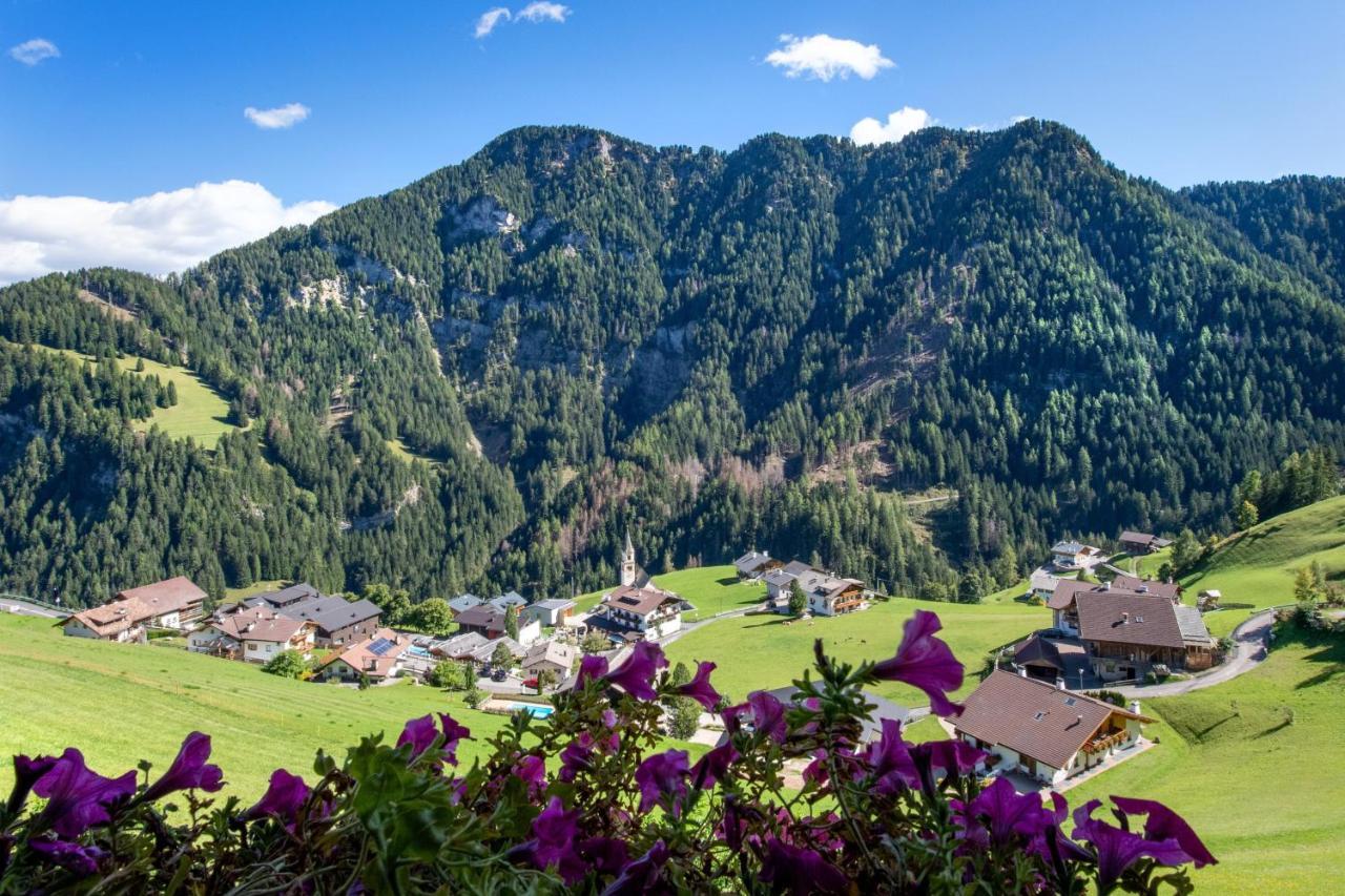 Agriturismo Apartments Tuene オルティゼーイ エクステリア 写真