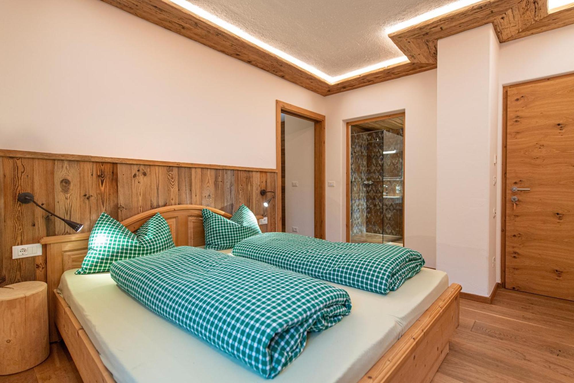 Agriturismo Apartments Tuene オルティゼーイ エクステリア 写真