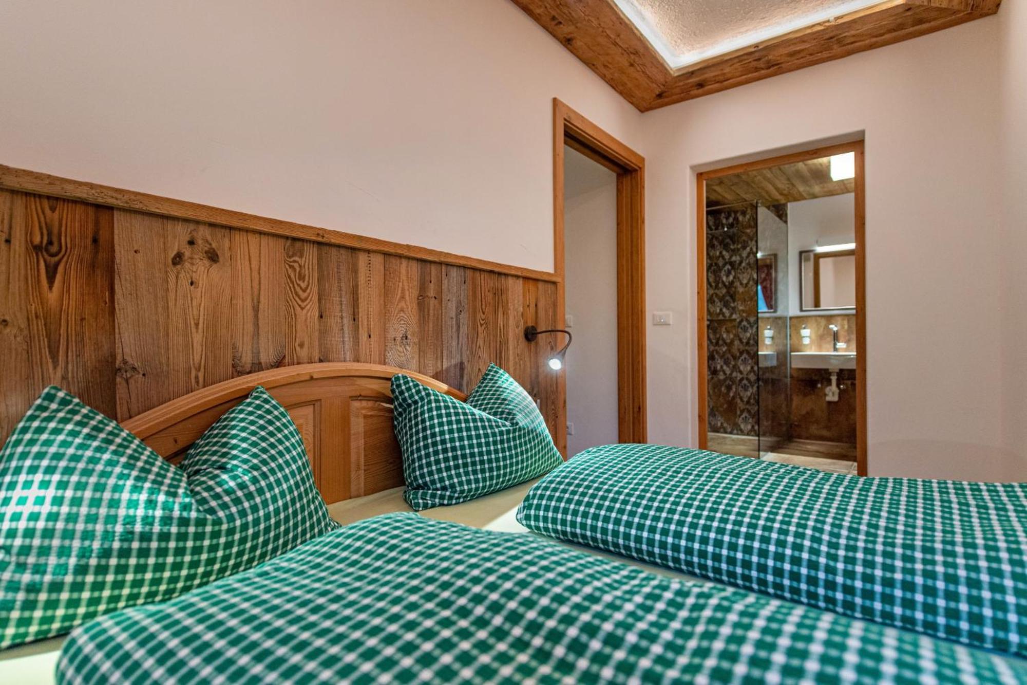 Agriturismo Apartments Tuene オルティゼーイ エクステリア 写真