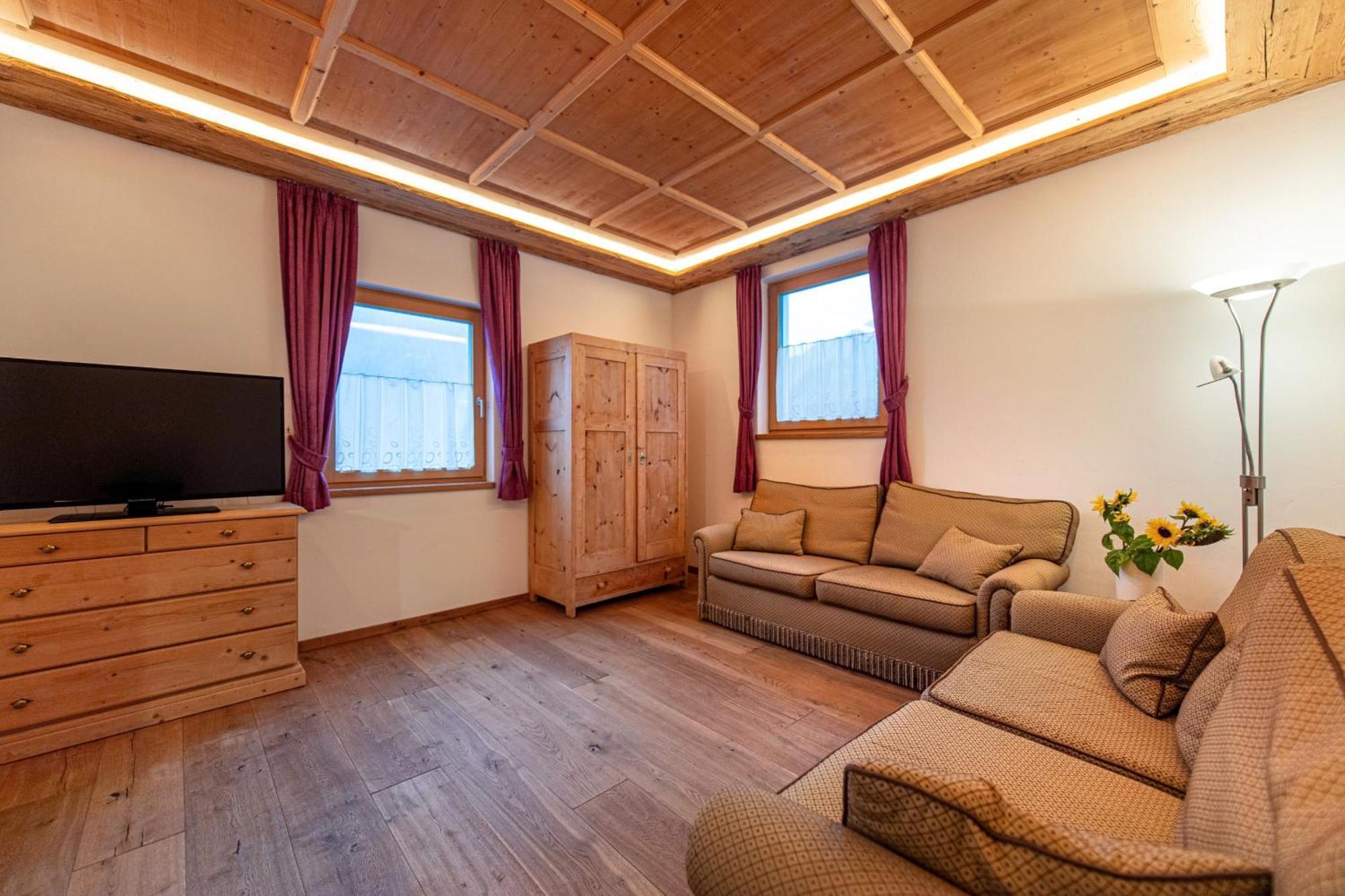 Agriturismo Apartments Tuene オルティゼーイ エクステリア 写真