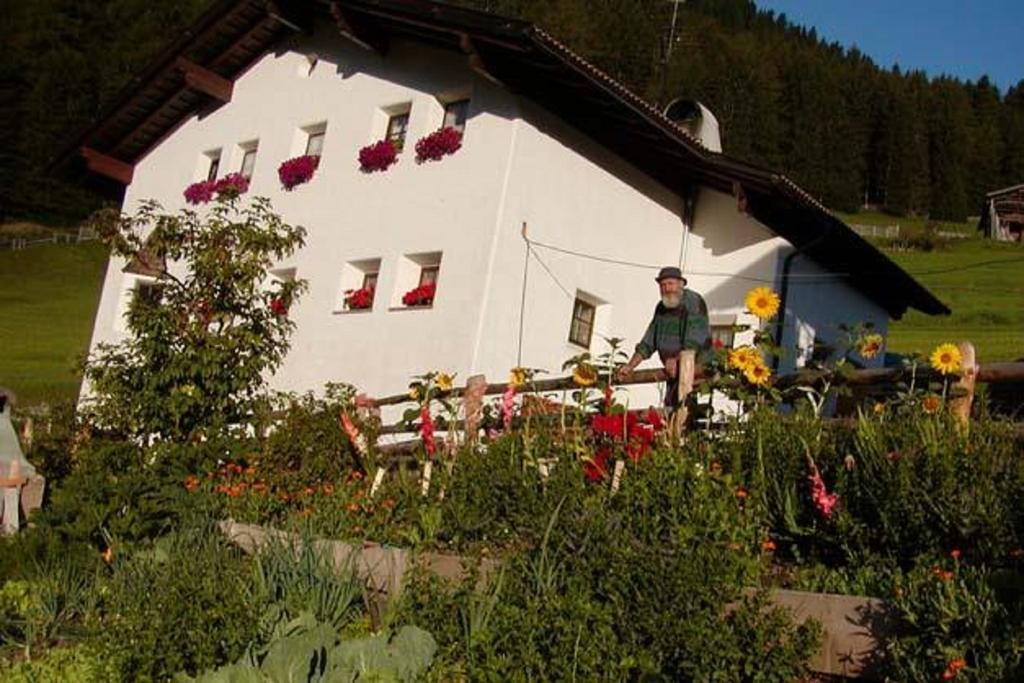 Agriturismo Apartments Tuene オルティゼーイ エクステリア 写真